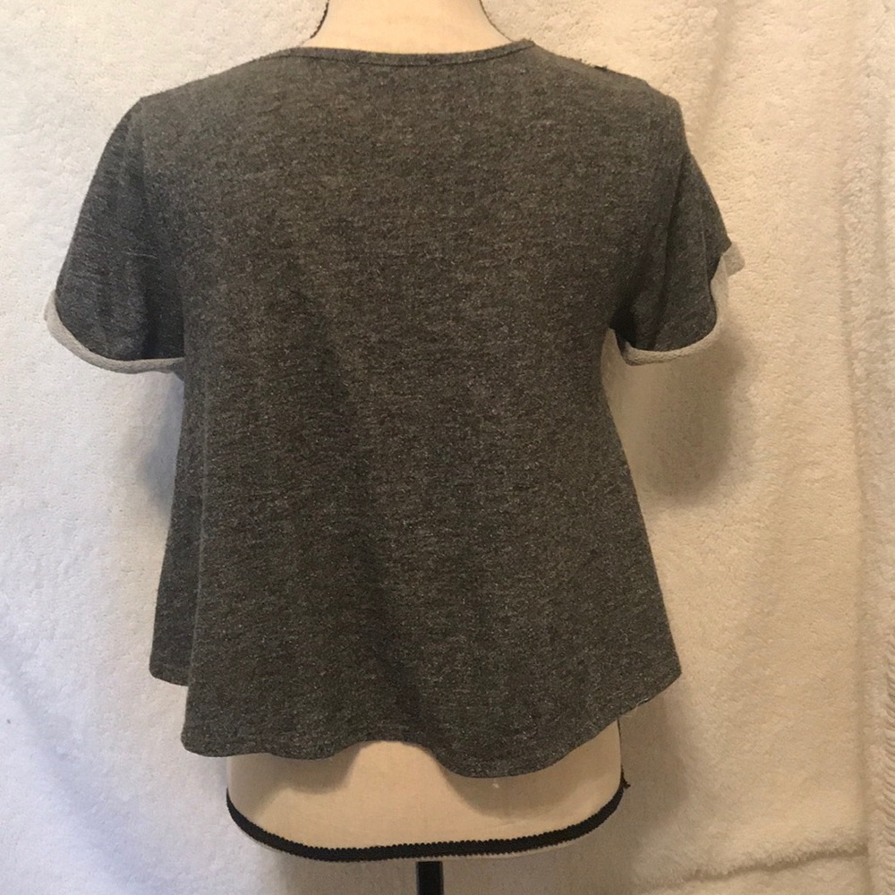 Crop Top 🎀 - Picture 2 of 2